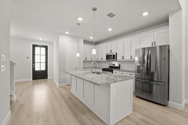 Photo - 1045 Thomas Pl