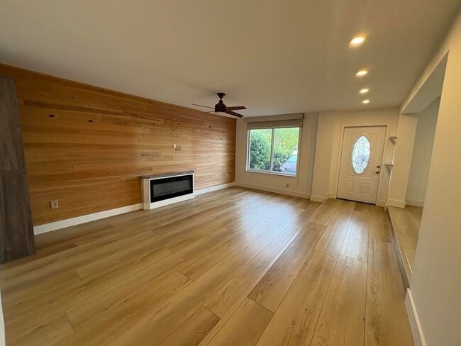 1032 NE 16th Terrace