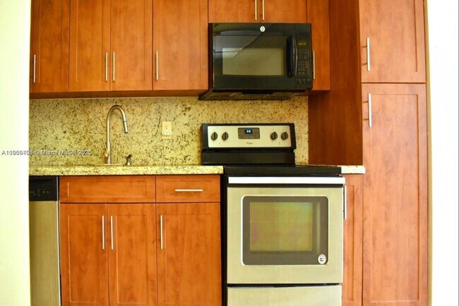 Photo - 4101 Pine Tree Dr Unit 802