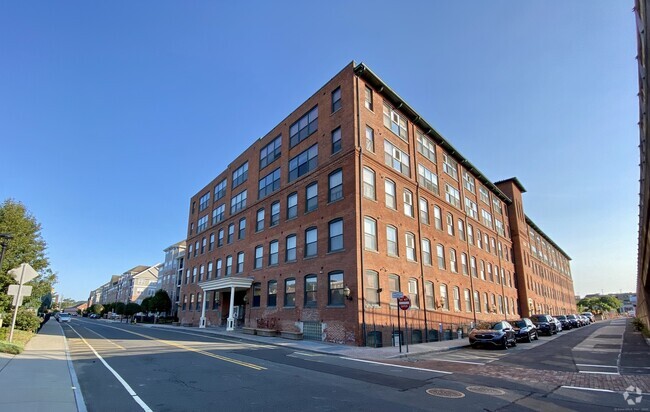 Building Photo - 145 Canal St E Unit 518 Rental