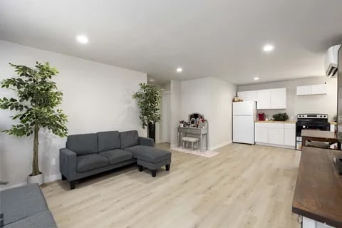 Photo - 53 SW Eastern Ave Unit 53