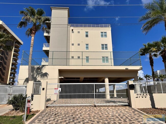 Building Photo - 2700 Gulf Blvd Unit 204 Rental