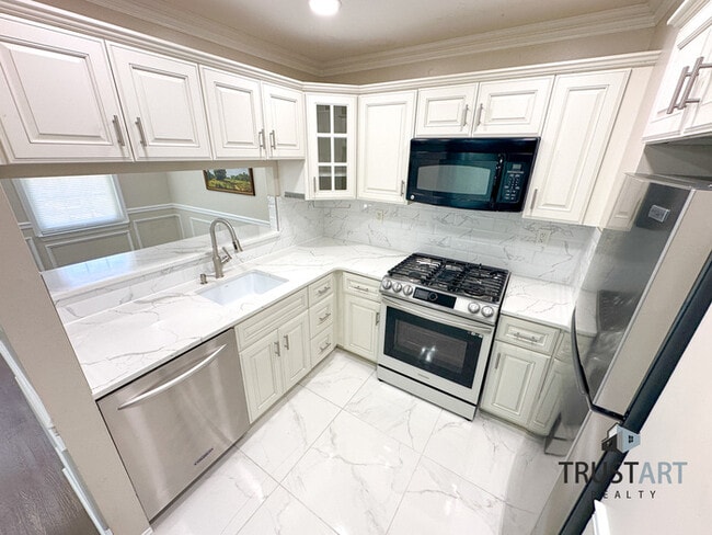 Building Photo - 3 Bedroom house with garage in North East,...