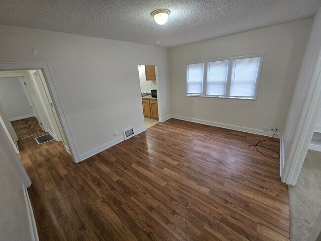 Photo - 3302-3304 Parkwood Unit 3304 Parkwood