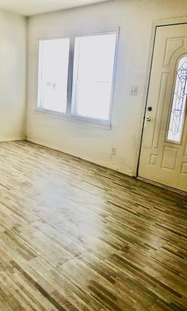 Photo - 2 Bedroom, 1 Bath Home for Rent on a HUGE Lot!