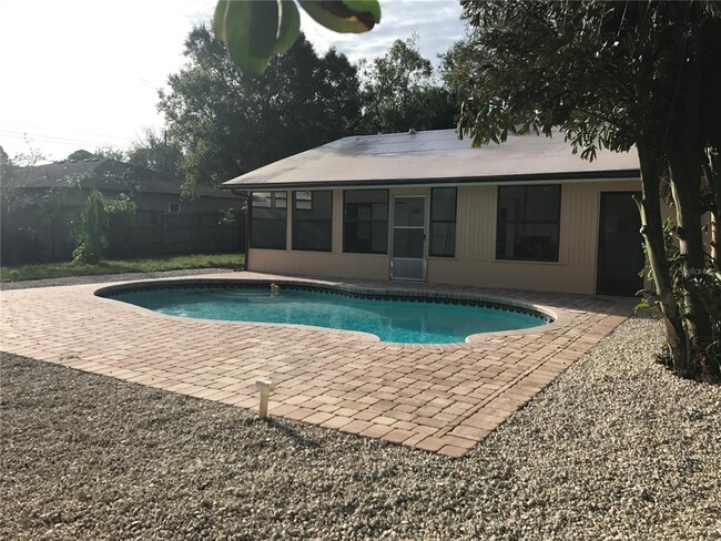 Photo - 2431 Doud St