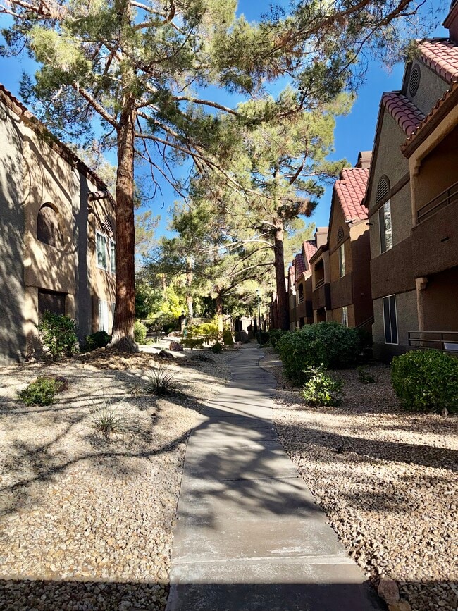 Building Photo - 2200 S Fort Apache Unit 2178