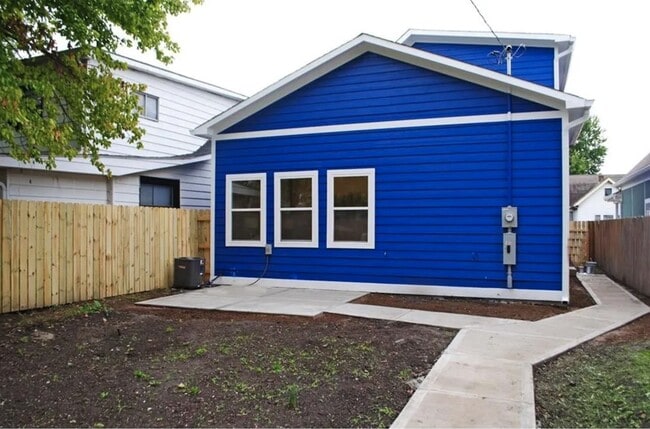 Photo - 406 Orange St