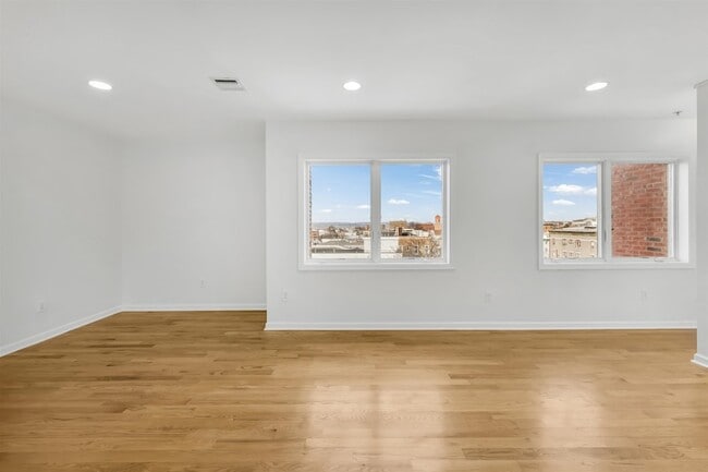 Photo - 605 New York Ave