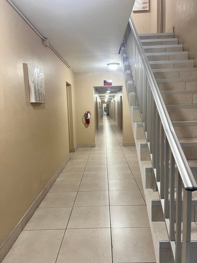 Photo - 3550 NW 8th Ave Unit 404