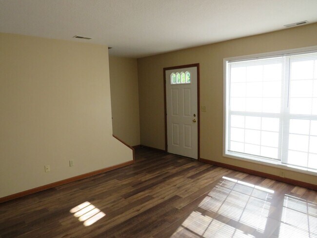 Photo - 2 Bedroom Townhouse in Albion!