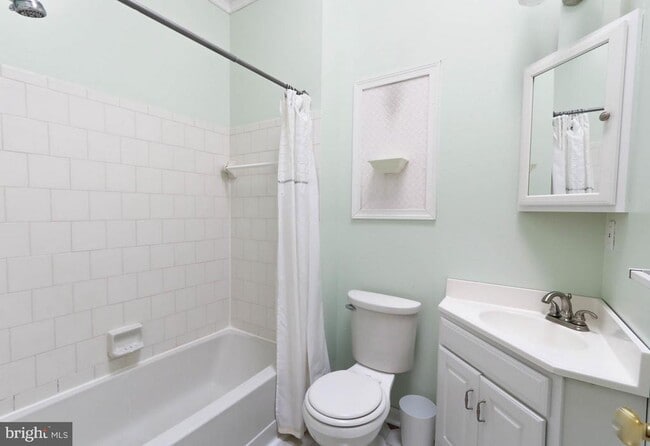 Photo - 2 Island Run Ct