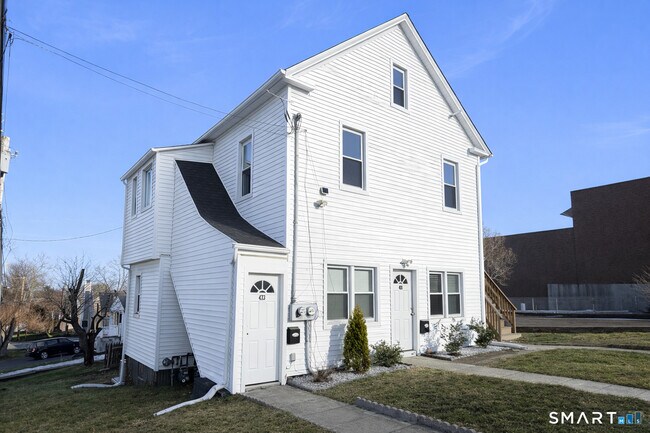 Building Photo - 471 Marlborough Terrace Unit 1