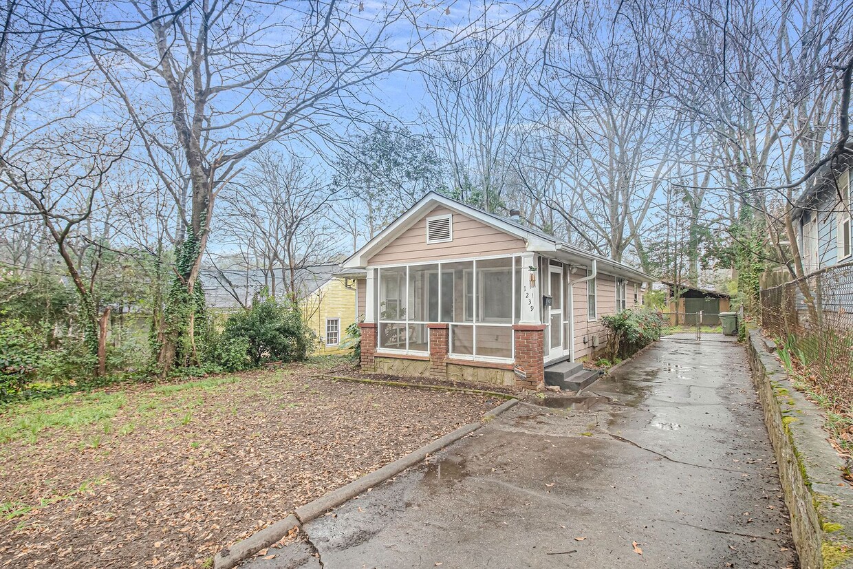 2 bdrm, 1 bath in East Atlanta - 2 bdrm, 1 bath in East Atlanta