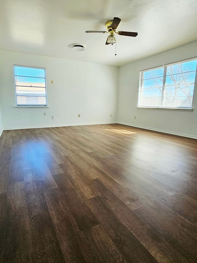 309 Crystal Dr