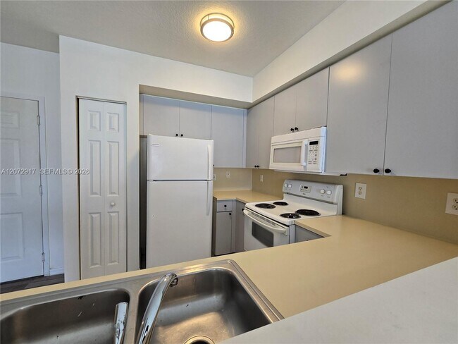 Photo - 11060 SW 196th St Unit 413