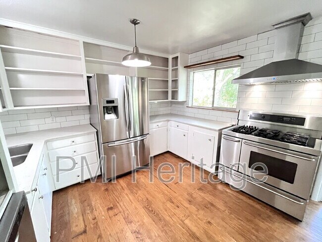 Photo - 1139 N Sunset Dr