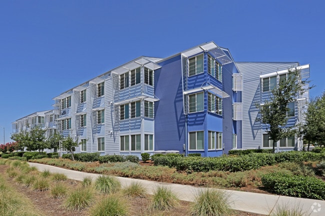 West Village Apartments For Rent In Davis Ca Forrent West Village Apartments