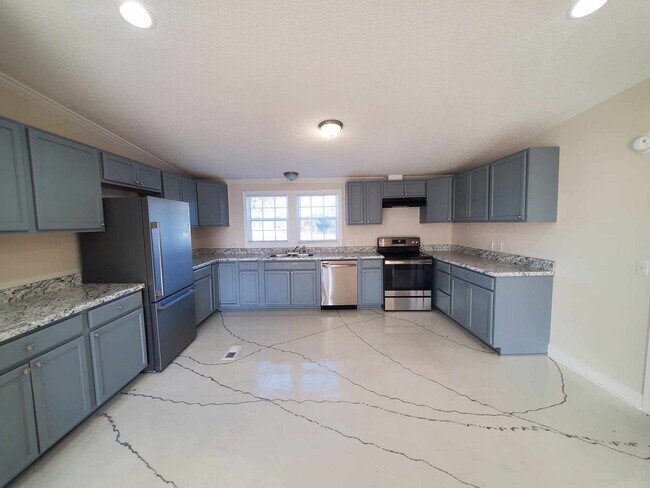 Photo - Recently renovated 3 bedroom in Stedman!