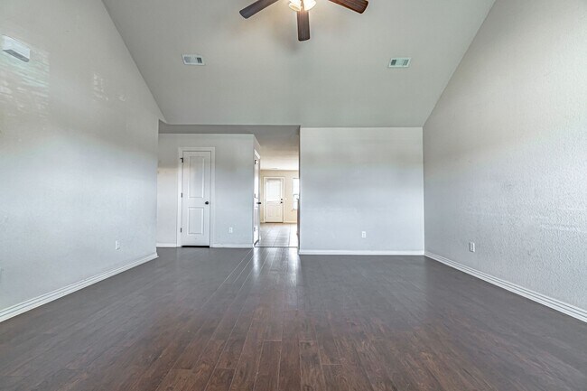 926 Kensington Dr