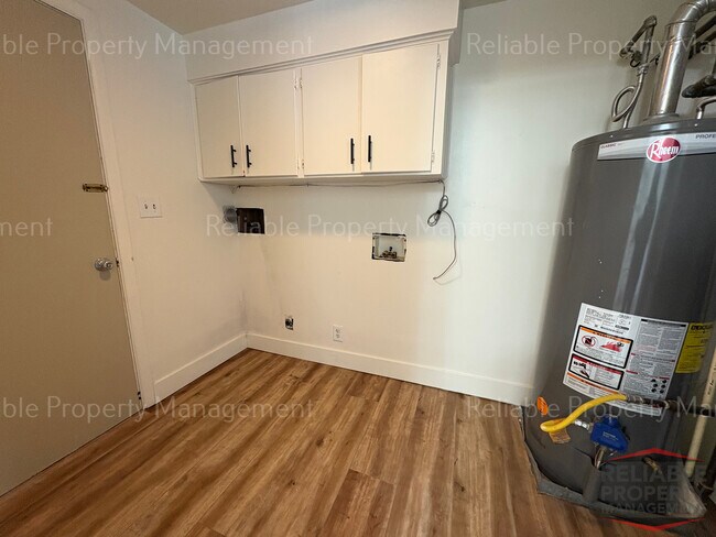 Photo - 297 Cottage Pl Unit 297