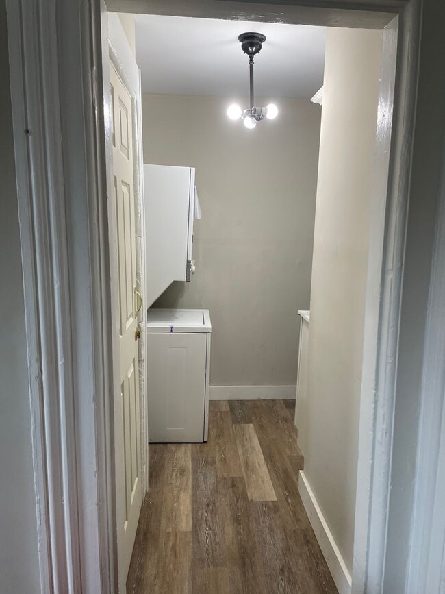 Photo - 58-60 Woodlawn St Unit 3