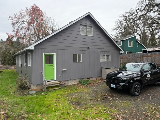 Photo - Updated 4 bedroom, 1 bath home in Eugene!