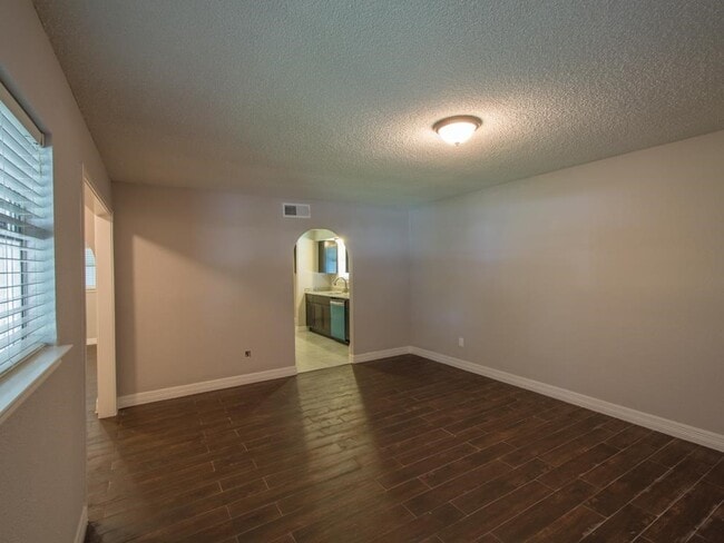 Photo - 6510 Reamer St