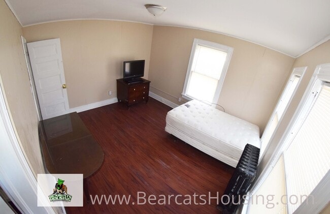 Photo - 73 Leroy St Unit 02