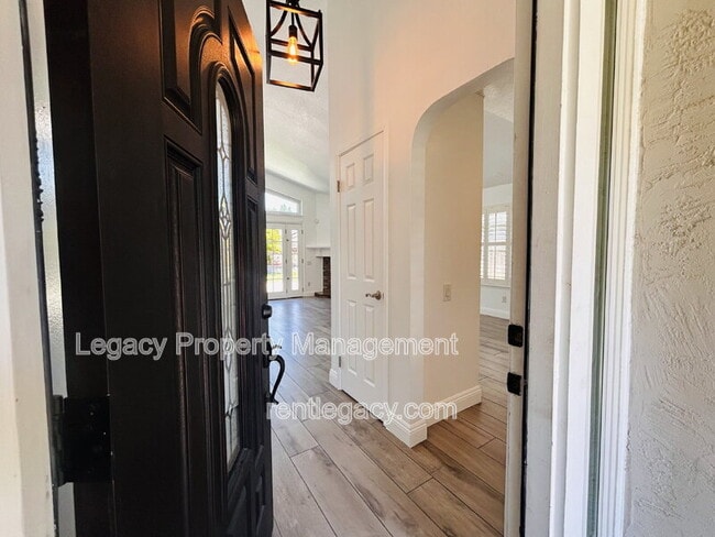Photo - 3047 Mill Oak Way
