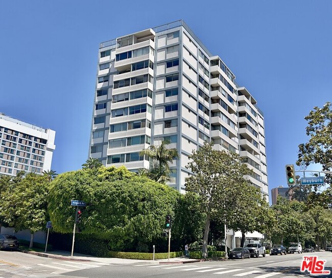 Building Photo - 969 Hilgard Ave Unit 1007