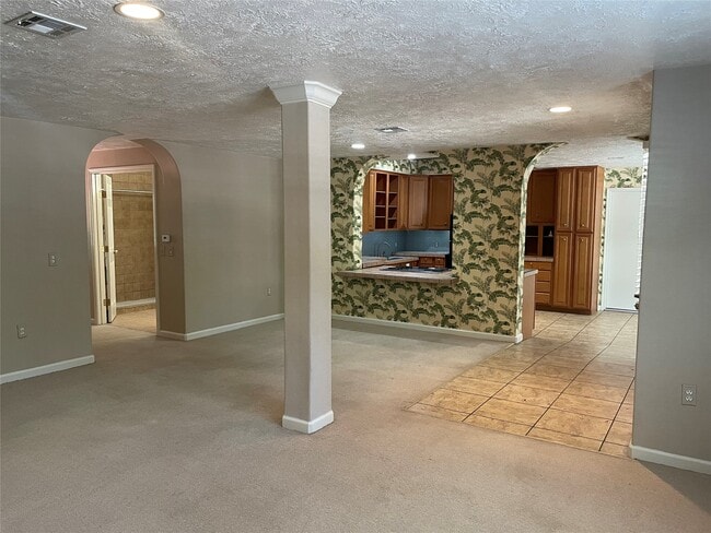 Photo - 302 Somerset