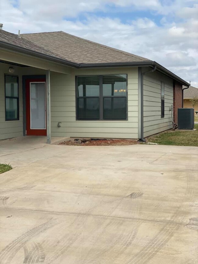 foreclosure homes in la feria tx