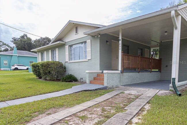 Photo - 630 E Indiana Ave