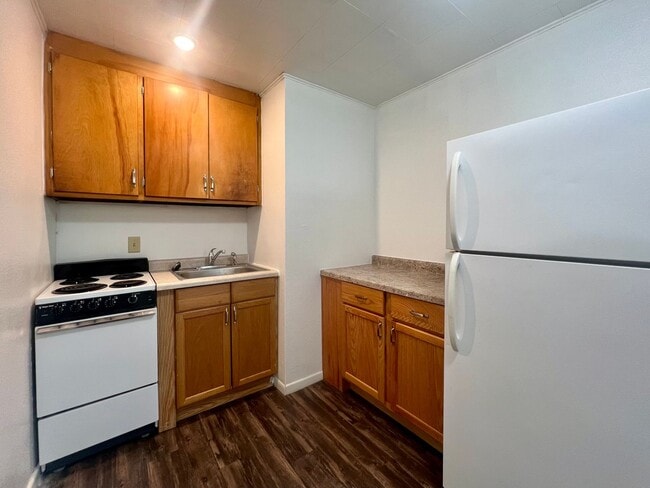Photo - 100 Glenwood Ave Unit 100 Glenwood Ave  2
