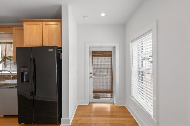 Photo - 1108 White St