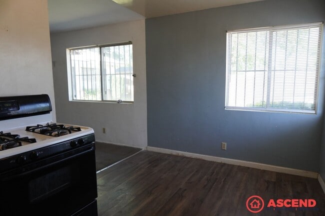 Photo - 717 30th St Unit 717 30th St
