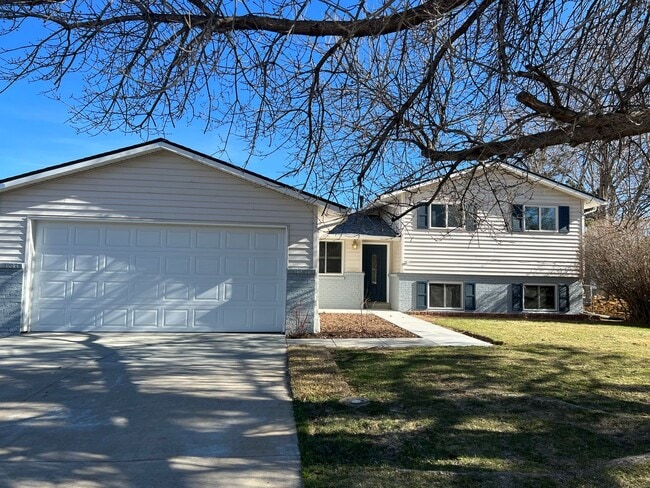 Building Photo - Beautiful Home Near Mcintosh Lake
