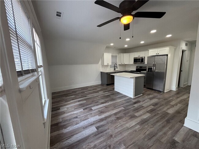 Photo - 4115 Whitman Ave Unidad UP