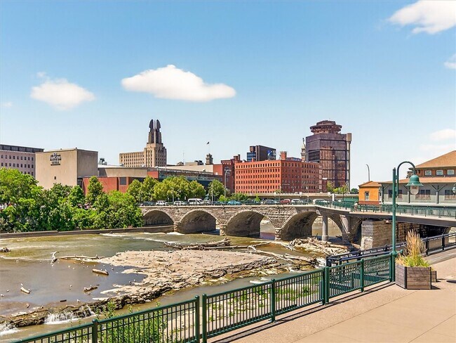 Photo - 102 Court St