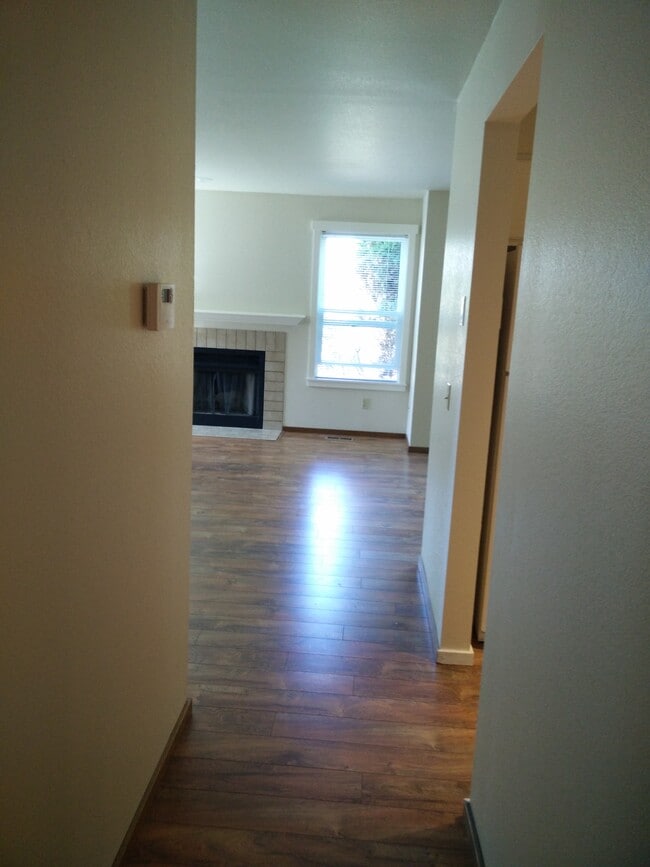 Sala de estar - 12719 NE 83rd Ct Unidad Rose HIll Duplex