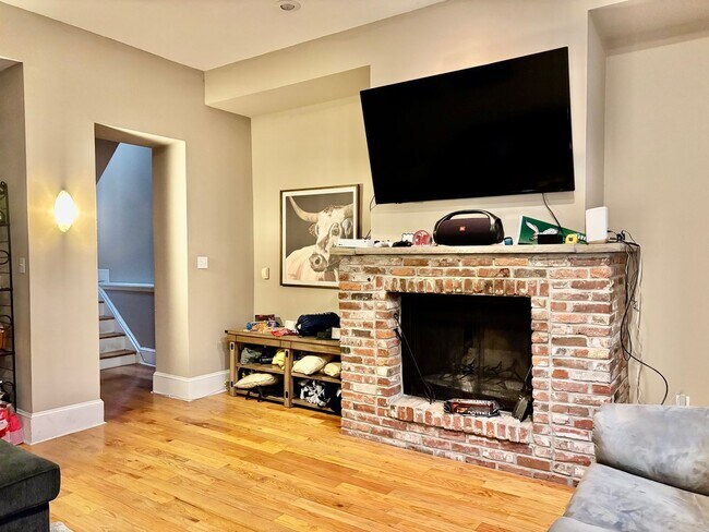 Photo - Spacious Society Hill 4bd/2.5bth Home