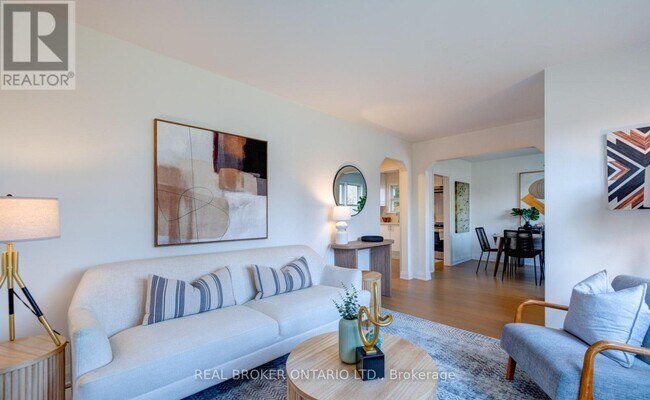 Photo - 40 Stamford Square N