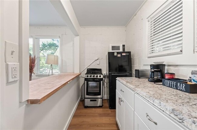 Photo - 255 Richardson Rd NW