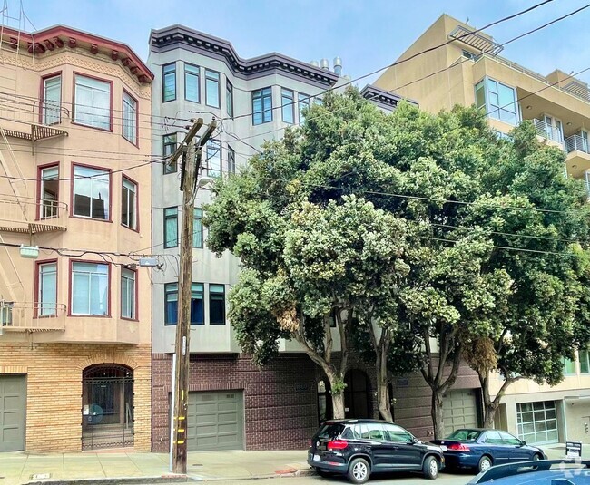 Building Photo - HUGE Pac Heights 2BR/2BA Courtyard Condo w... Unit 106