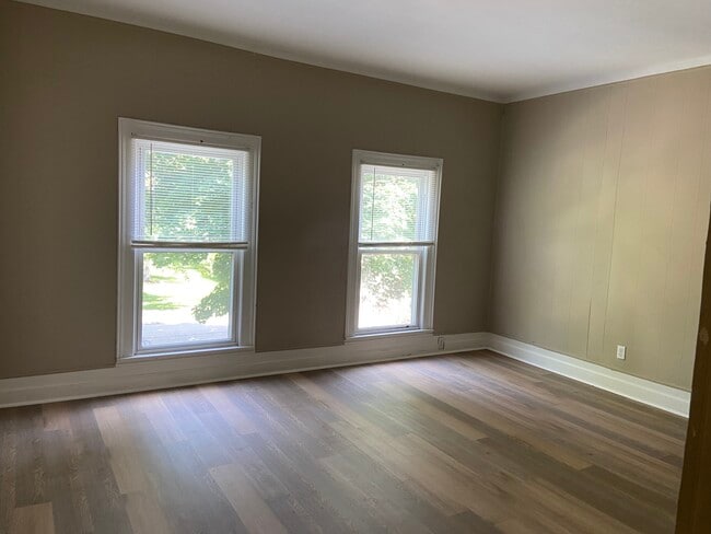 Photo - 410 W Hamburg St