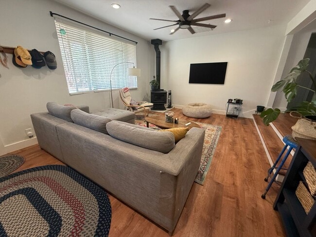 Photo - Spacious 4 Bed/3 Single Family Home in SW Bend - Large Backyard