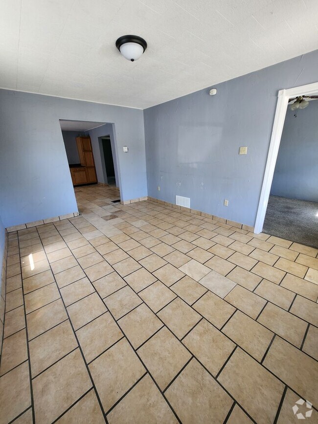 Building Photo - 1132 Atkins St Unit 1132 Atkins St #1 Rental