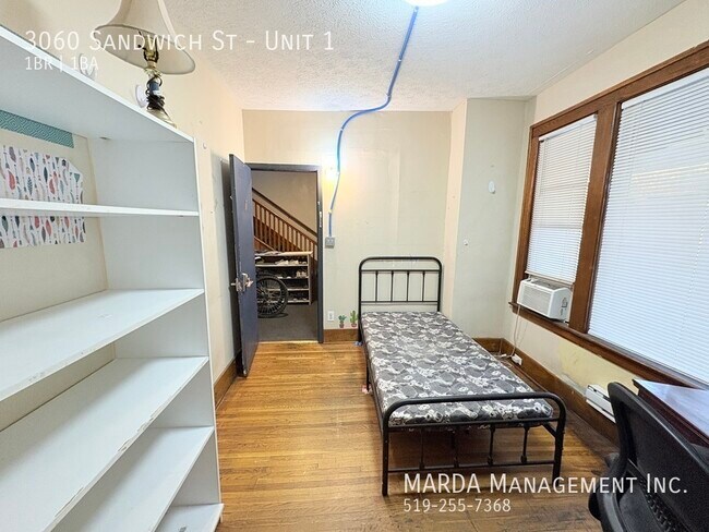 Photo - COZY FURNISHED STUDENT ROOM RENTAL - IN SANDWICH ALL INCLUSIVE!! Unit 1
