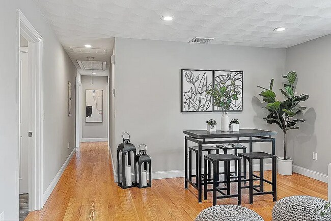 Photo - 25 Hopkins St Unit 2